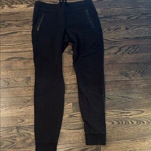 Women’s Alo Black Jogger Pants